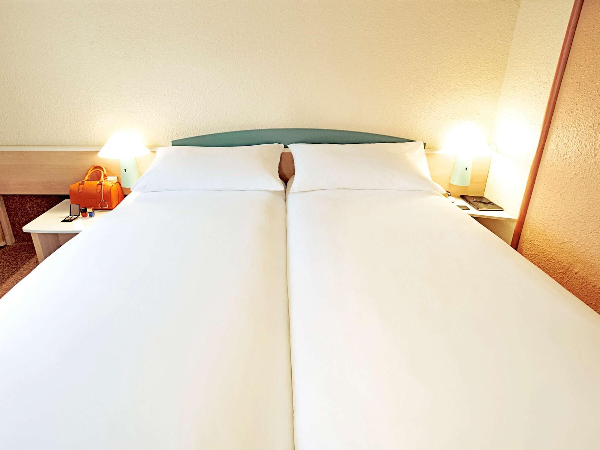 ibis Hotel Hamburg Airport Buitenkant foto