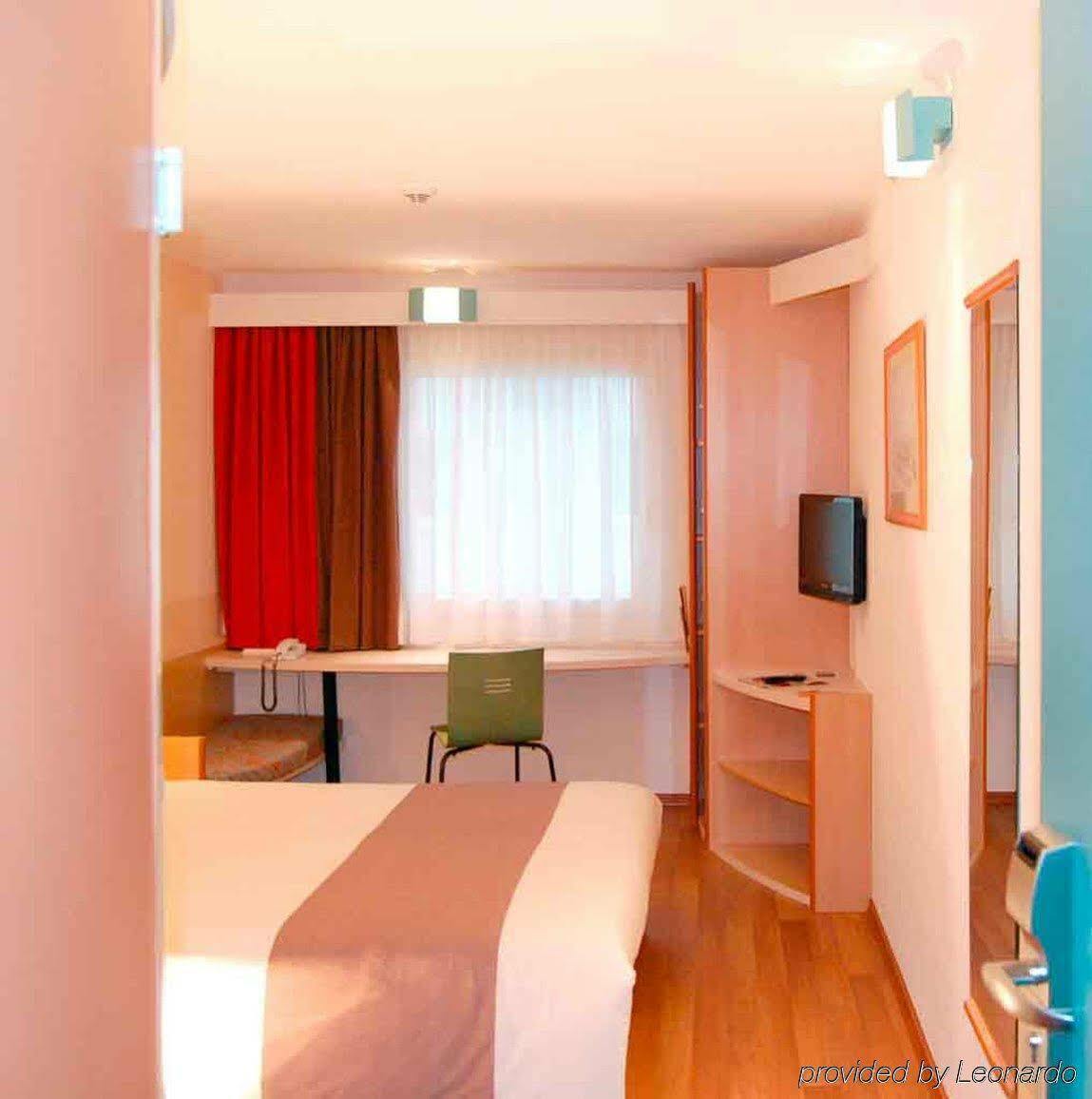 ibis Hotel Hamburg Airport Buitenkant foto